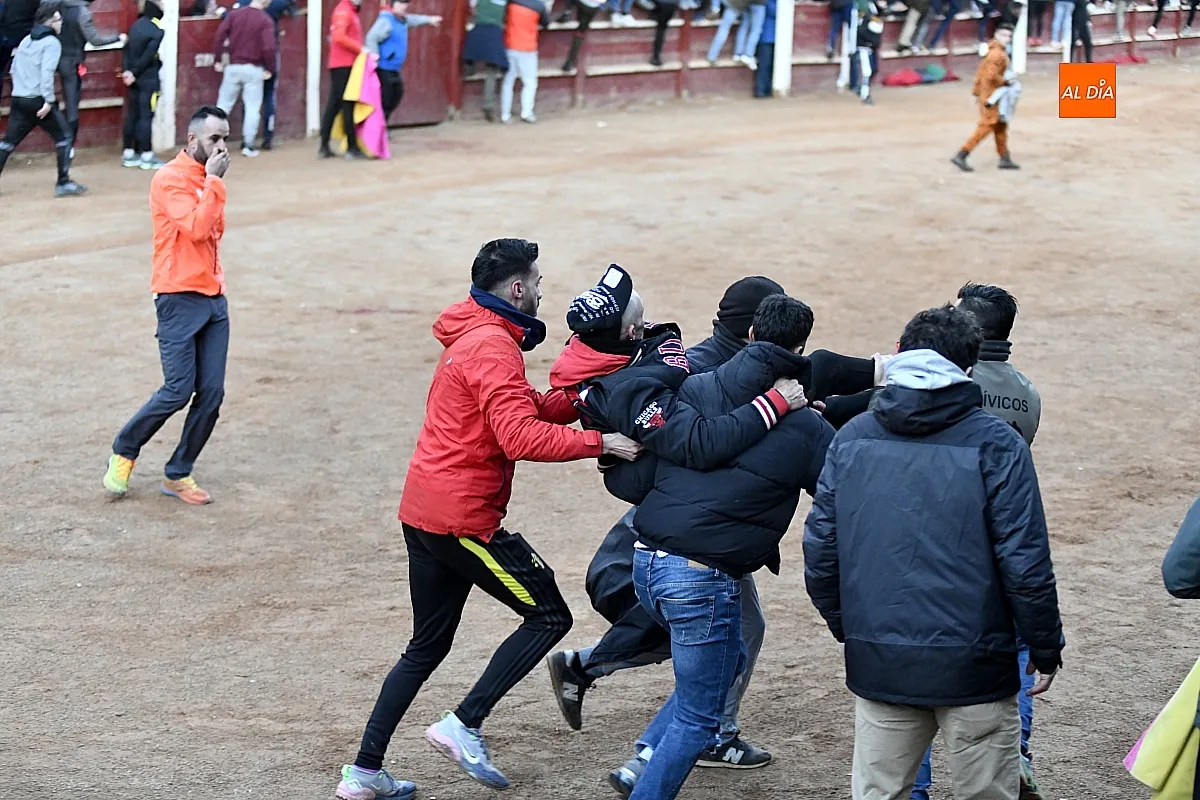 Los tres de Monte la la Ermita emocionan al público en la capea del martes tarde