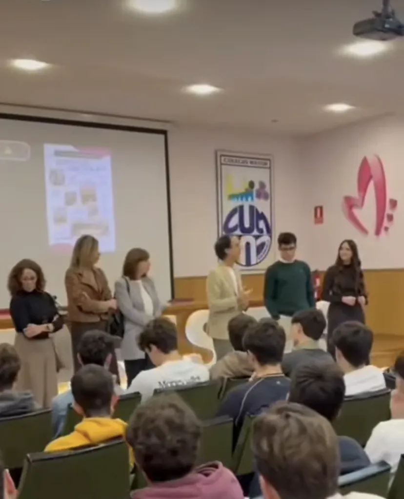 Foto 9 - Interesante encuentro sobre la memoria de las v&iacute;ctimas del terrorismo con escolares de Salamanca