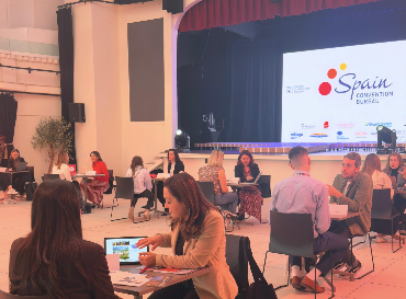 Salamanca vende sus atractivos para congresos ante trece agencias británicas en Madrid