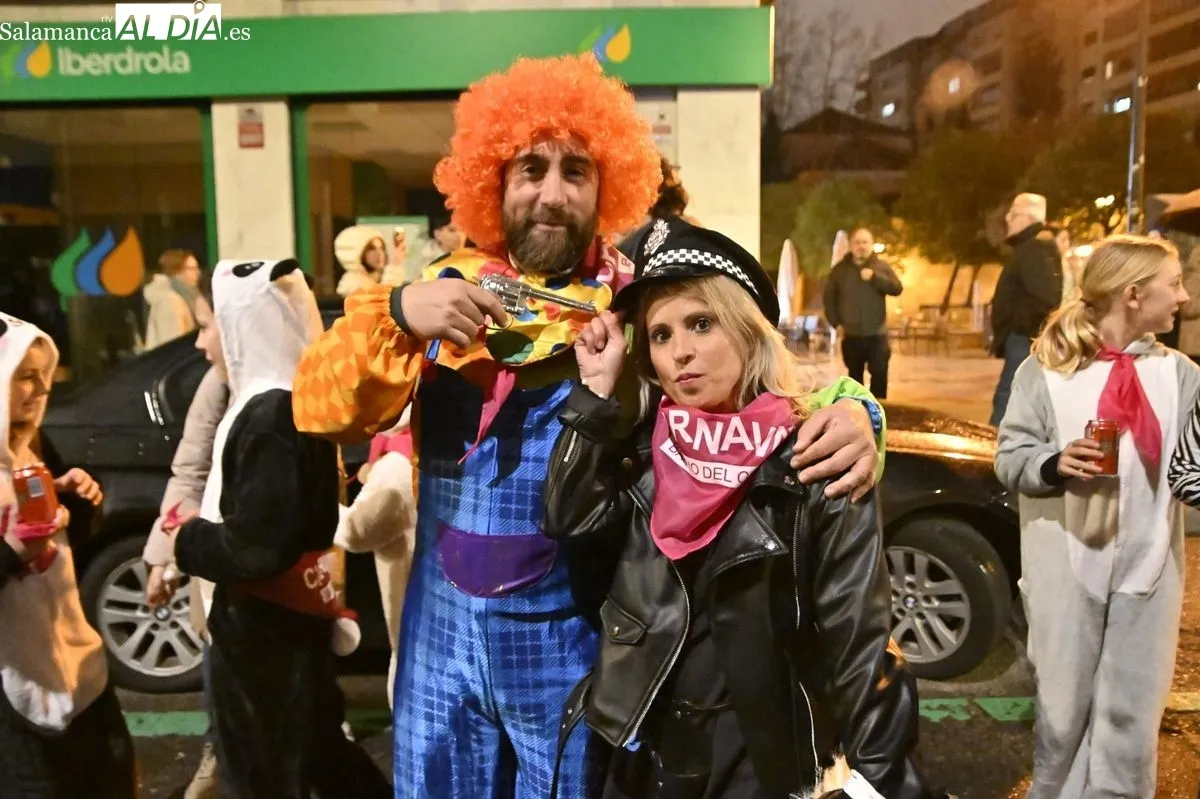 Foto 10 - V&Iacute;DEO Y FOTOS | Explosi&oacute;n de m&uacute;sica, alegr&iacute;a y color en el Carnaval del Barrio del Oeste