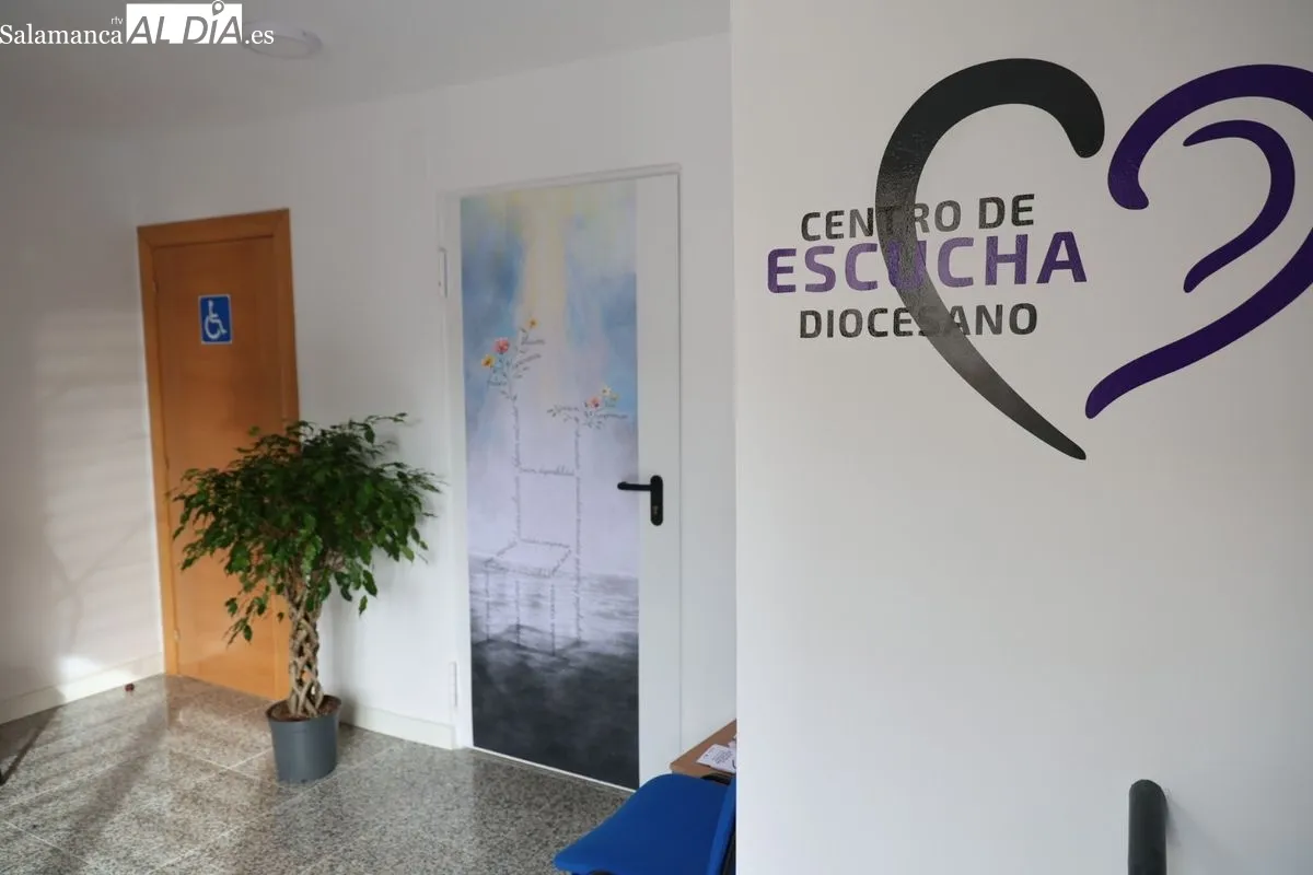 La Diócesis de Salamanca inaugura el Centro de Escucha en la carretera de la Fregeneda. Foto de David Sañudo