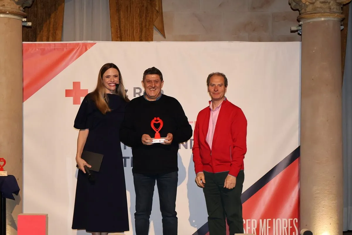 Foto 6 - Cruz Roja premia a los alumnos de Ciudad Rodrigo que ayudaron tras la DANA en Valencia