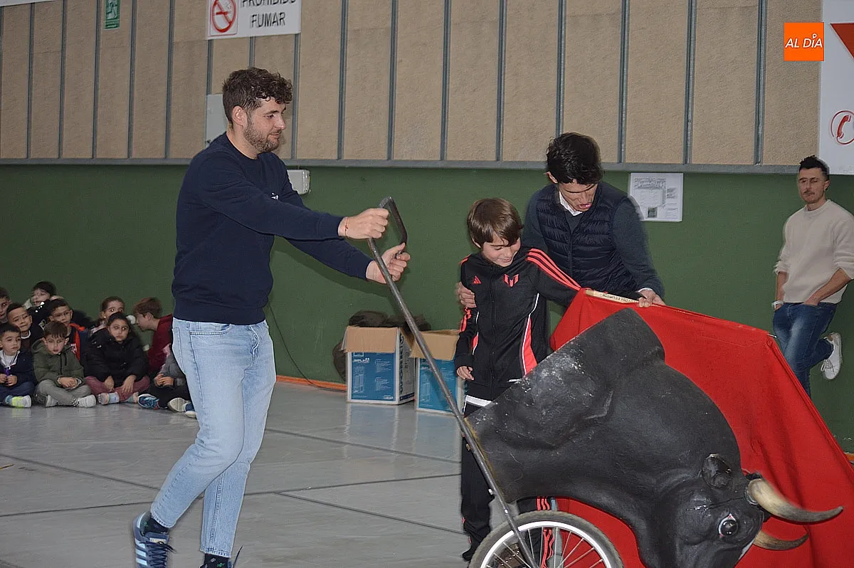Actividad de tauromaquia en el colegio san Francisco 
