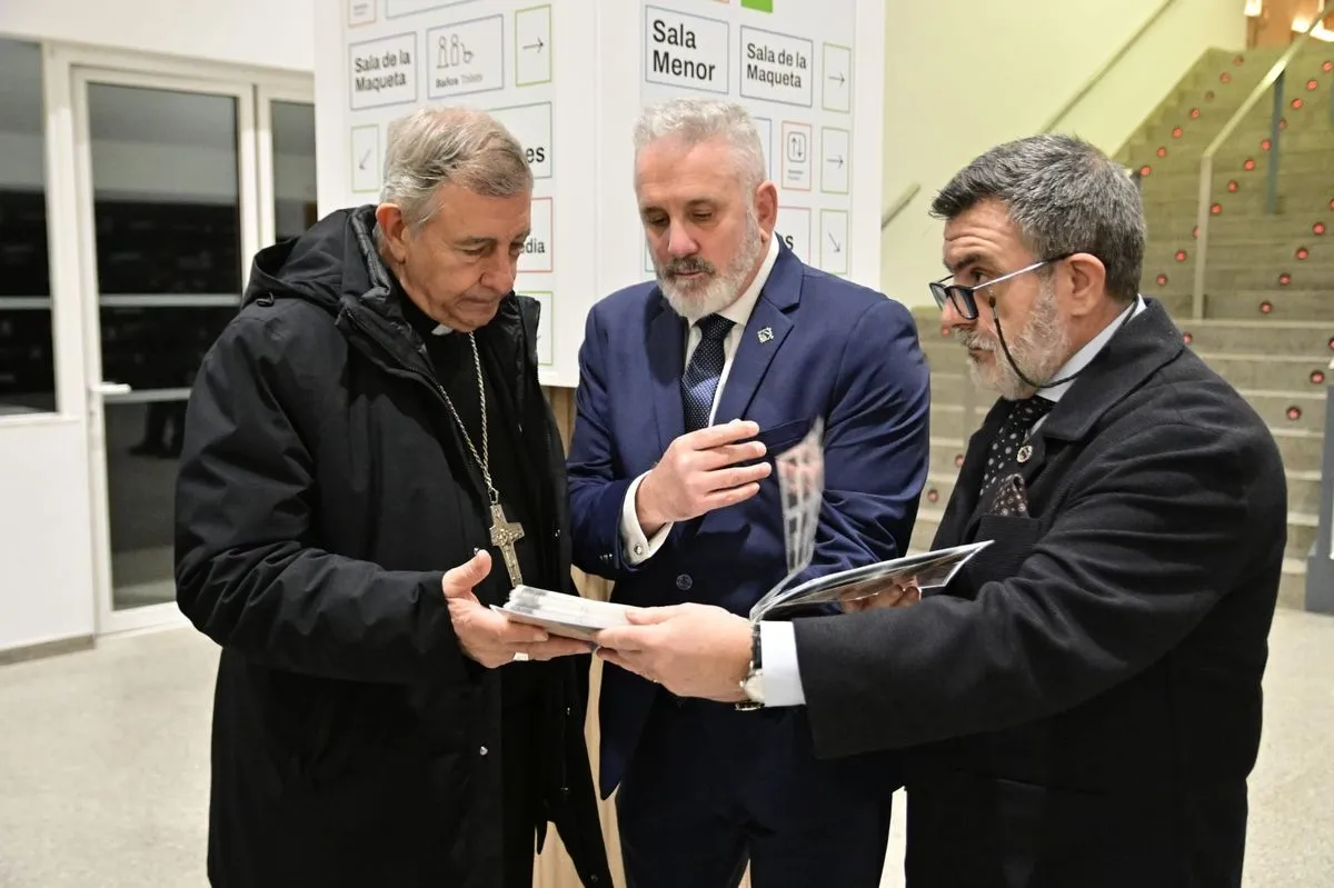 Foto 4 - FOTOS | La Semana Santa de Salamanca se convierte en la primera fuera de Andaluc&iacute;a en tener su propia colecci&oacute;n de cromos