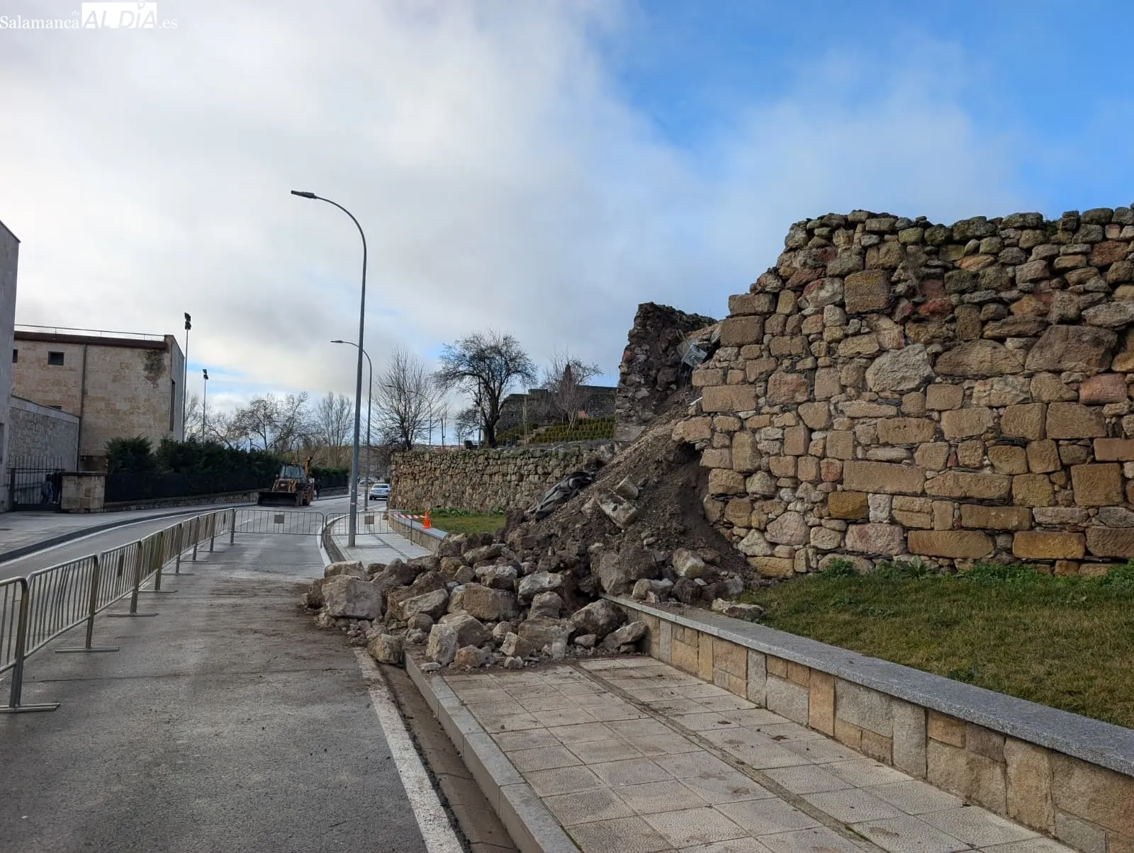 Cae un muro en la Vaguada de la Palma | FOTOS: David Sañudo