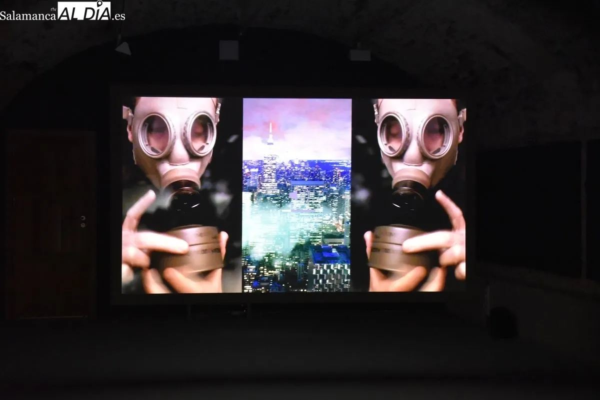 La USAL presenta las nuevas creaciones audiovisuales de Bellas Artes y la obra '4Paredes' de Ausín Sáinz | FOTOS: Toni Sánchez 
