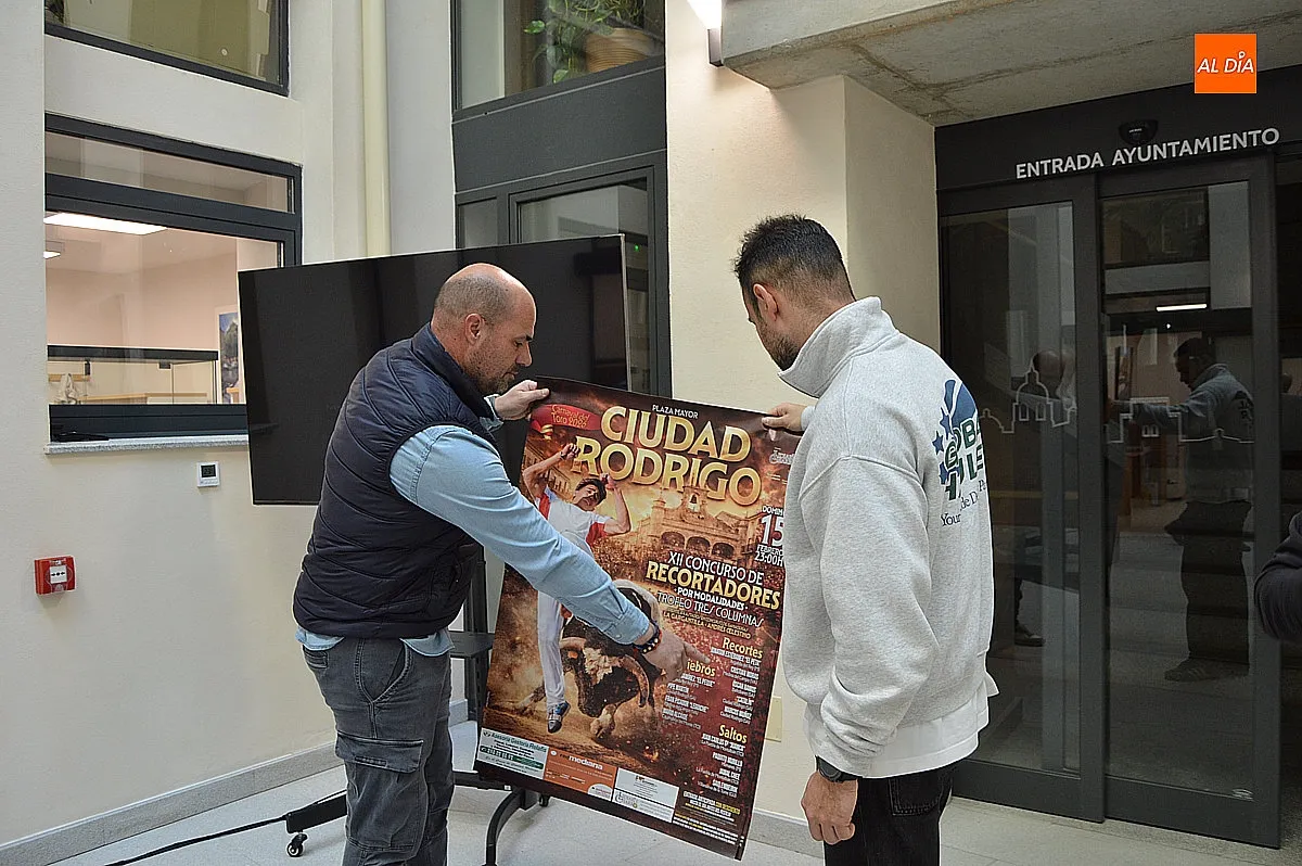 Presentación de la XII edición del Trofeo Tres Columnas del Concurso de Recortes de Ciudad Rodrigo 