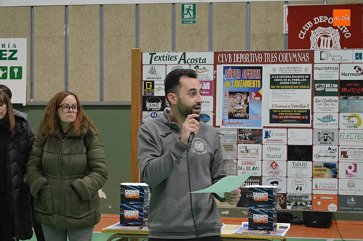 Álbum de cromos del Club Deportivo III Columnas 