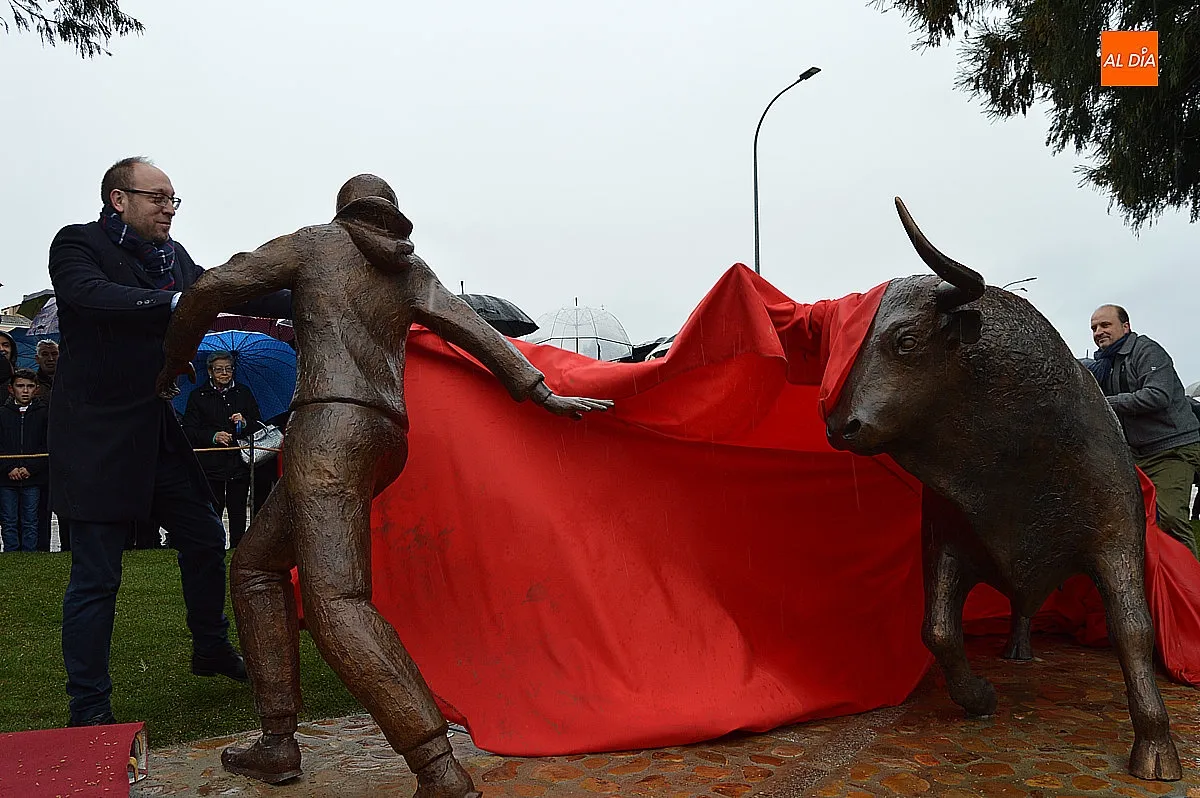 Presentación del monumento en honor al carnaval del Toro 