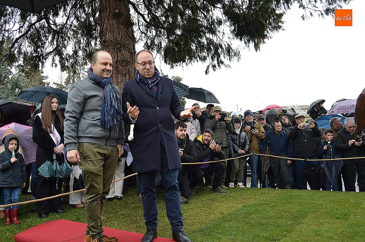 Presentación del monumento en honor al carnaval del Toro 
