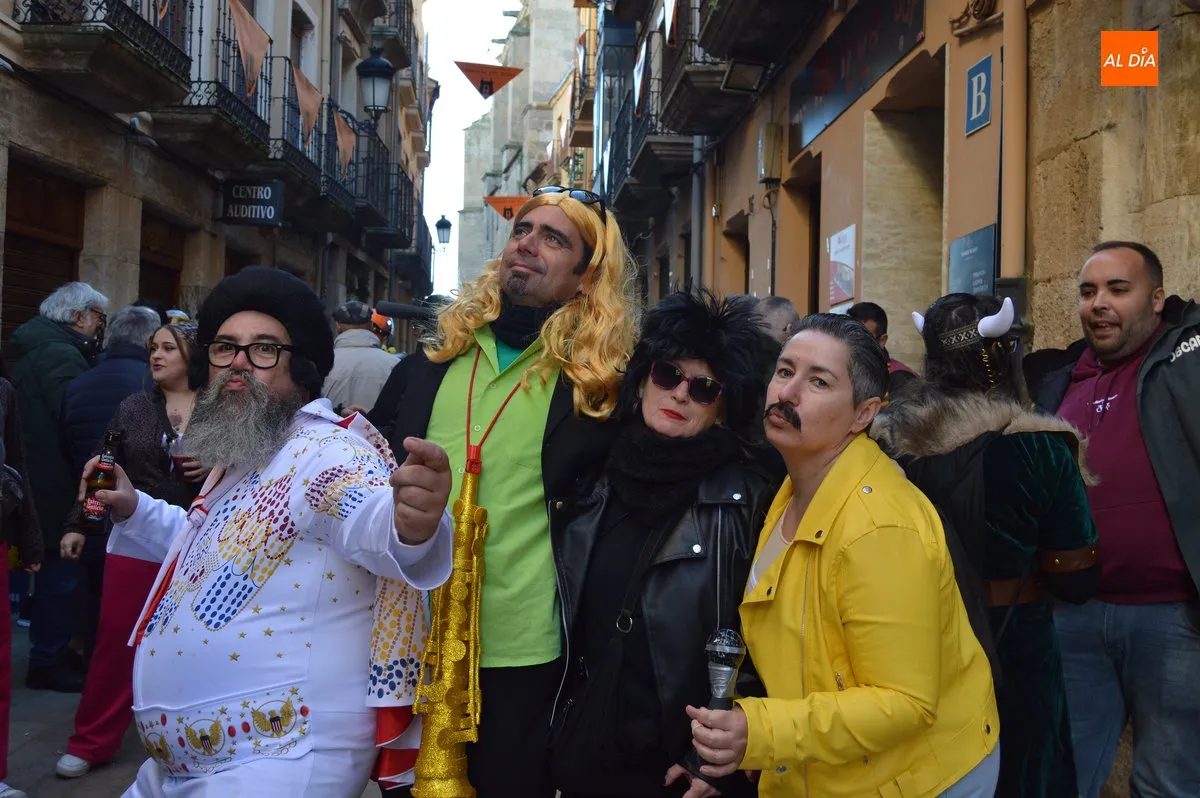 Ambiente del sábado de carnaval por la tarde 