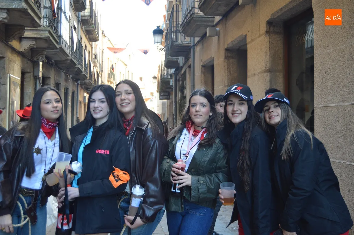 Ambiente del sábado de carnaval por la tarde 