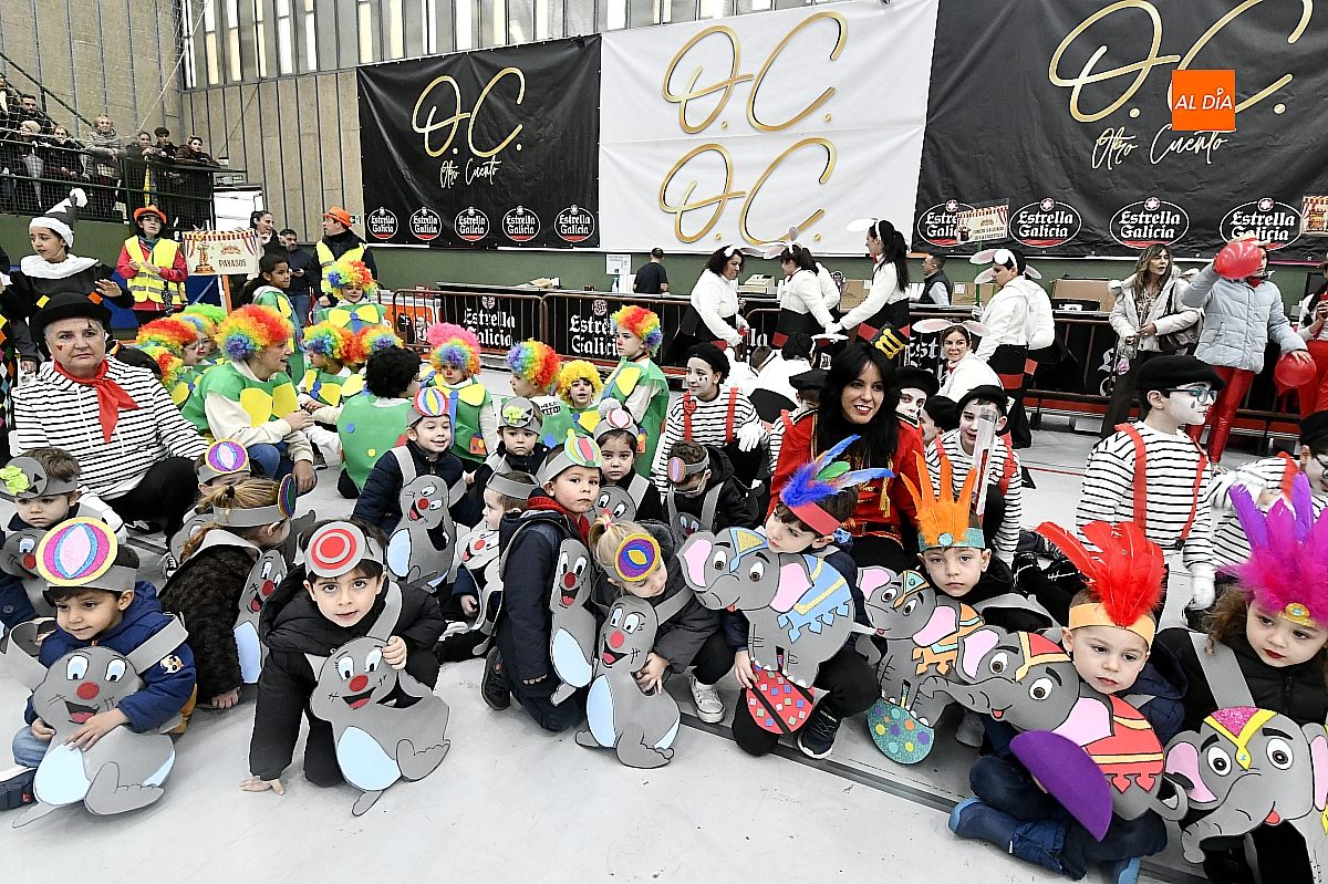  Colegio San Francisco monta su circo a cubierto de la lluvia
