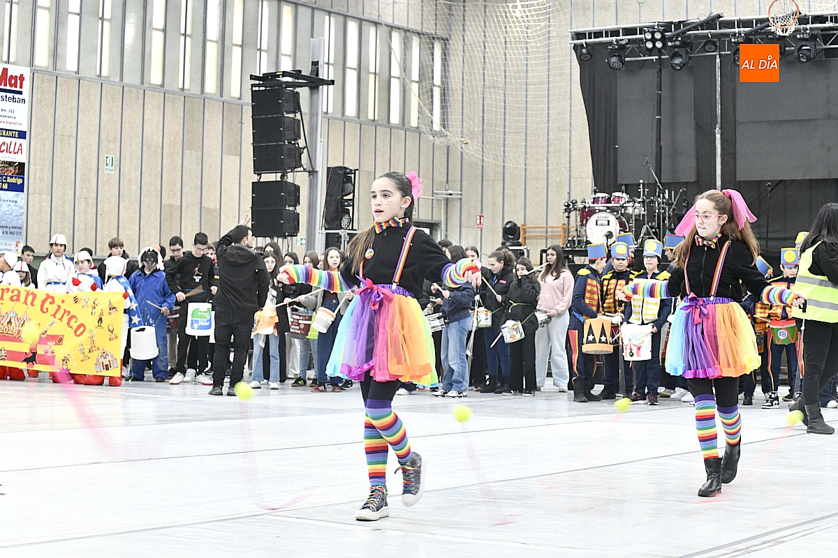El IES Tierra celebra el Carnaval con actividades lúdicas y una batucada