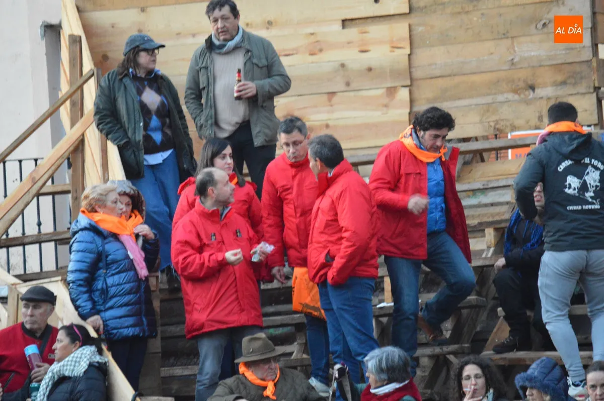 Foto 7 - Ciudad Rodrigo disfruta de un primer encierro de bueyes r&aacute;pido y limpio con el recorrido abarrotado