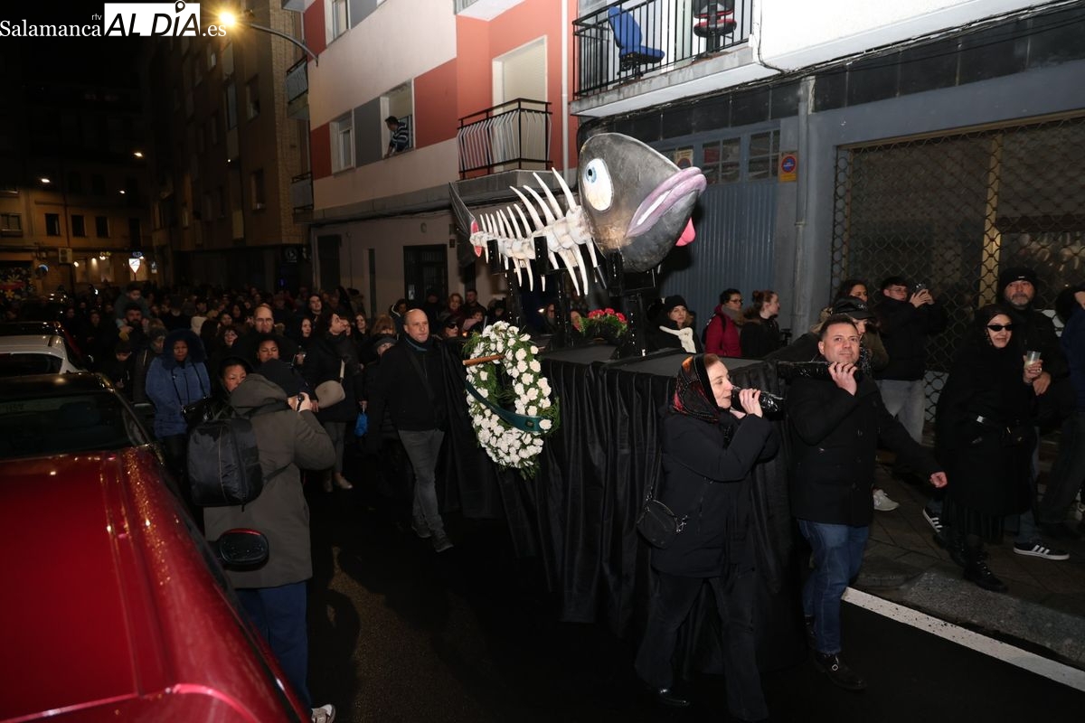 Entierro de la Sardina en el Barrio del Oeste: luto y fiesta
