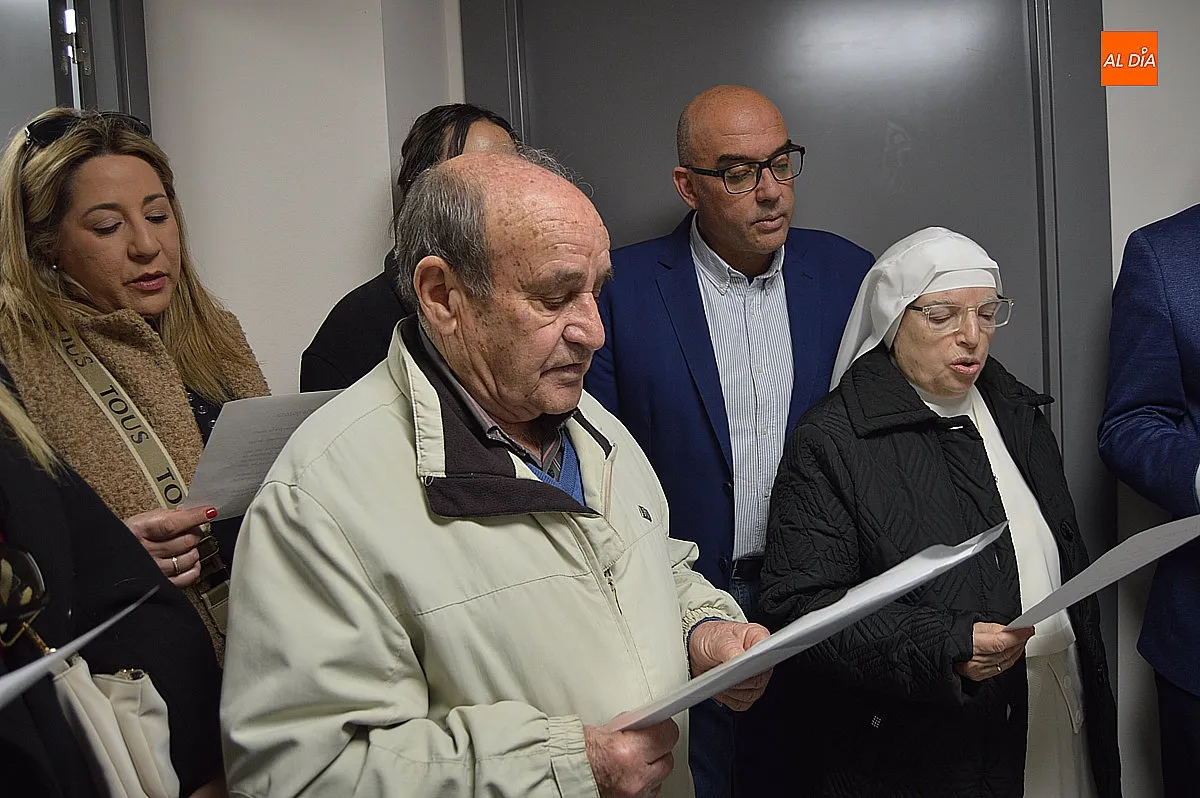 Colocación de la Virgen de la salud en la enfermería provisional en el Ayuntamiento para el carnaval del Toro 2026