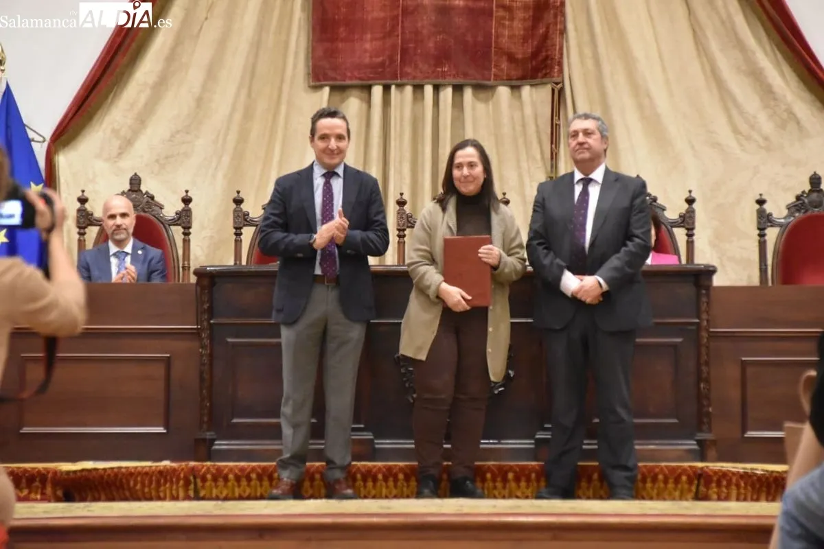 La USAL entrega las distinciones a su personal técnico y de gestión por los años de servicio | FOTOS: Toni Sánchez 
