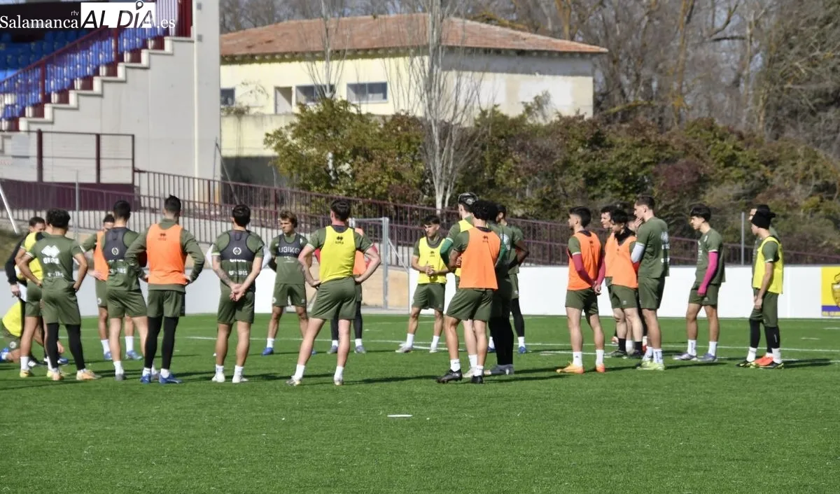 Entrenamiento de Unionistas en el Anexo del Reina Sofía. Foto SALAMANCA AL DÍA