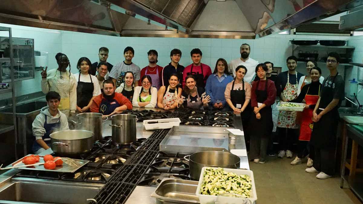 La Escuela de Hostelería de Santa Marta forma a universitarios en técnicas culinarias
