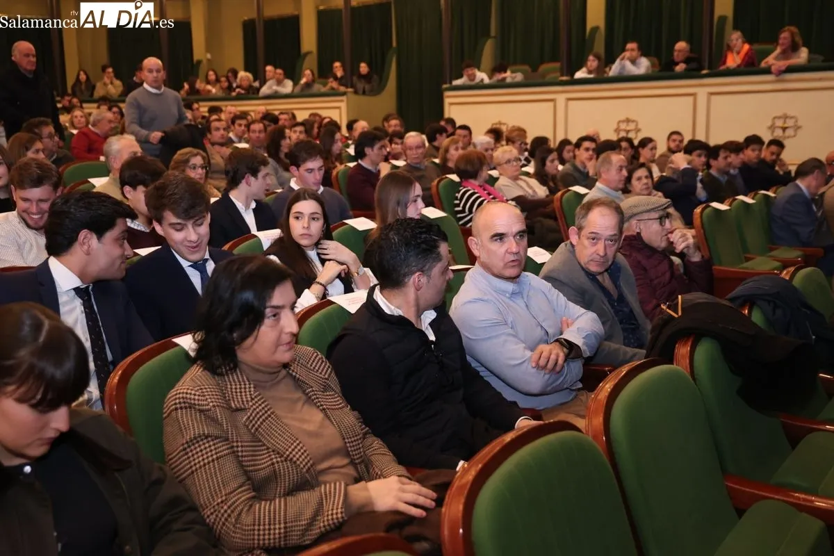 Homenaje a El Julio por Juventud Taurina de Salamanca en el Teatro Liceo. Fotos: David Sañudo