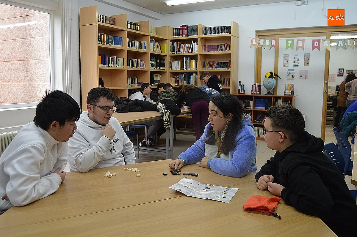 Actividades de lúdicas por Carnaval en el IES Tierra 