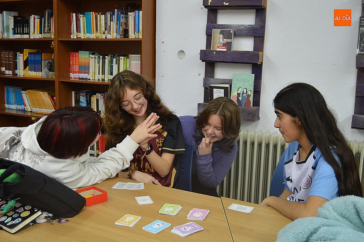 Actividades de lúdicas por Carnaval en el IES Tierra 