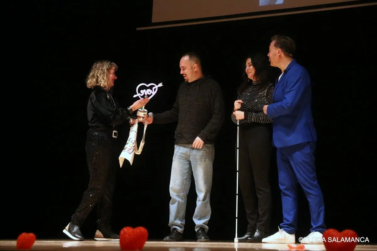 Foto 9 - FOTOS | L&iacute;rica, humor y premios: as&iacute; fue la gran fiesta de la XVII Gala del Amor y del Humor en Salamanca