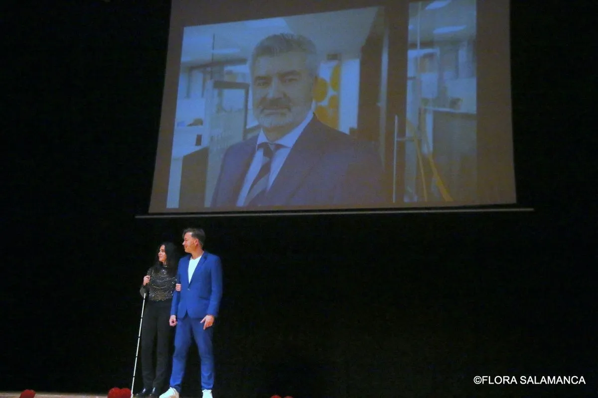 Foto 4 - FOTOS | L&iacute;rica, humor y premios: as&iacute; fue la gran fiesta de la XVII Gala del Amor y del Humor en Salamanca