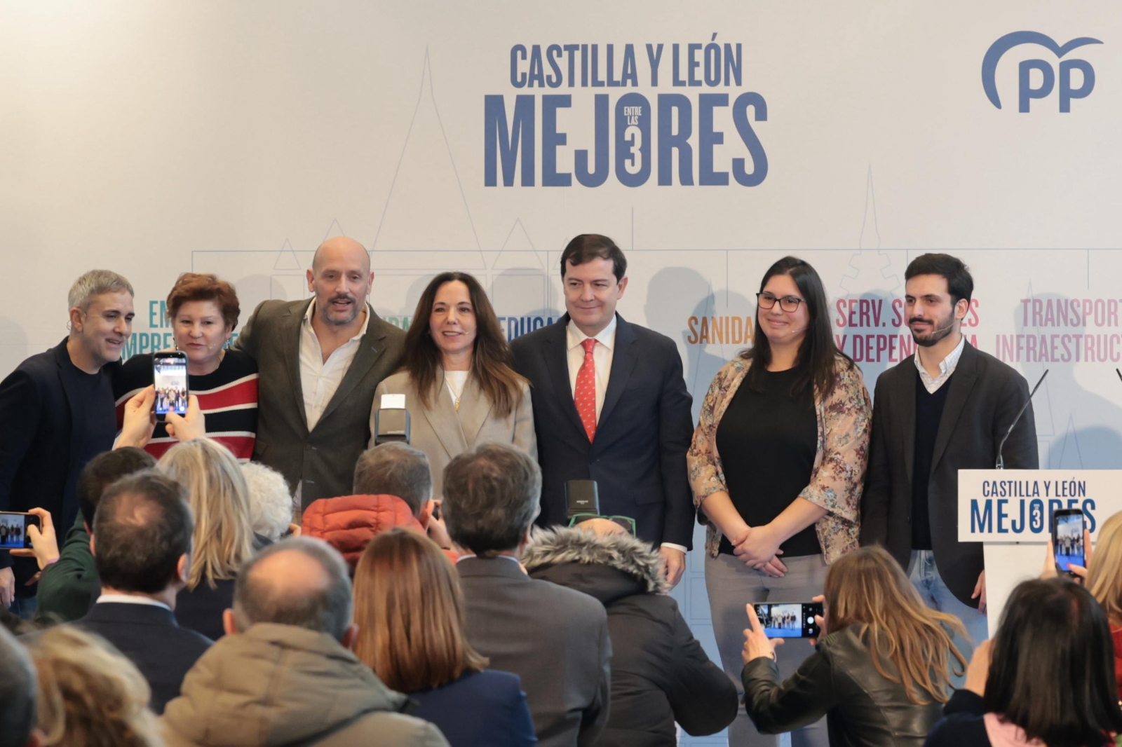 Programa electoral PP CyL: matrícula gratis, cheque bebé de 5.000€ y vivienda