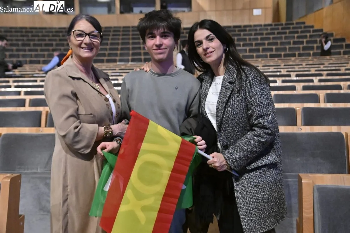Foto 4 - FOTOS | Abascal advierte a sus fieles en Salamanca: "No basta con aplaudir, hay que convencer"
