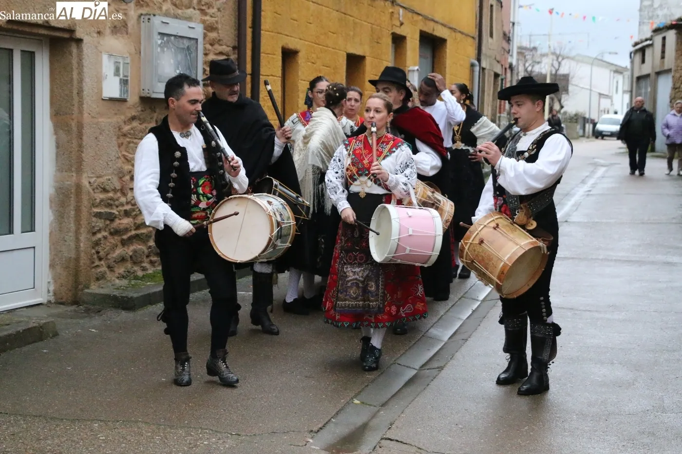 Actuación del grupo de folclore de Aldeadávila / CORRAL