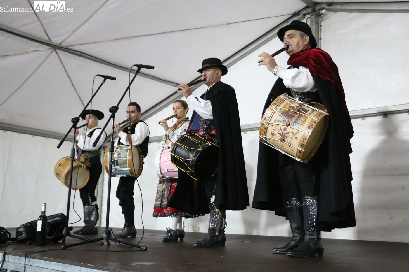 Actuación del grupo de folclore de Aldeadávila / CORRAL