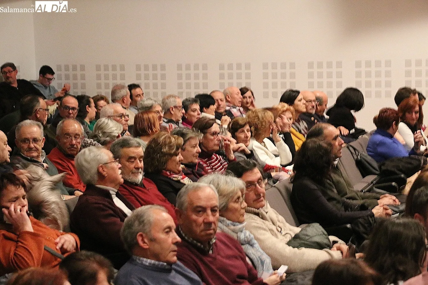 Representación de 'El cerco de Leningrado' por 'Se trata de teatro' / CORRAL
