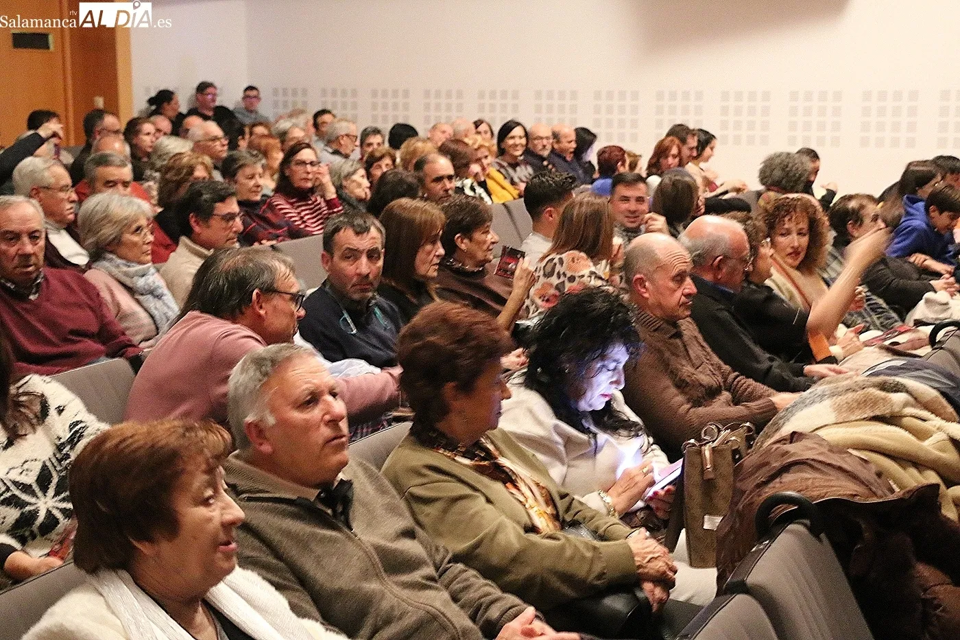 Representación de 'El cerco de Leningrado' por 'Se trata de teatro' / CORRAL