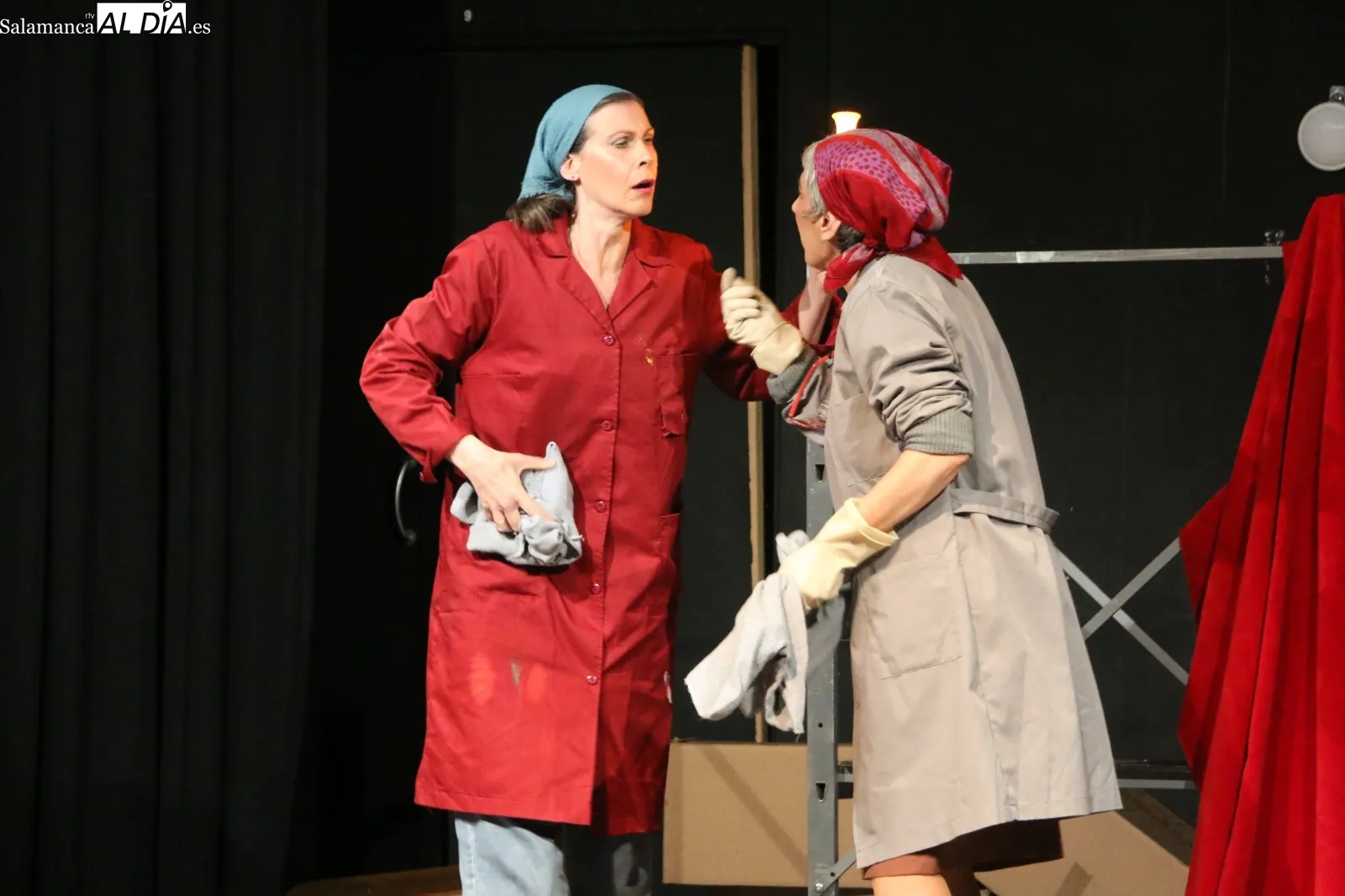 Representación de 'El cerco de Leningrado' por 'Se trata de teatro' / CORRAL