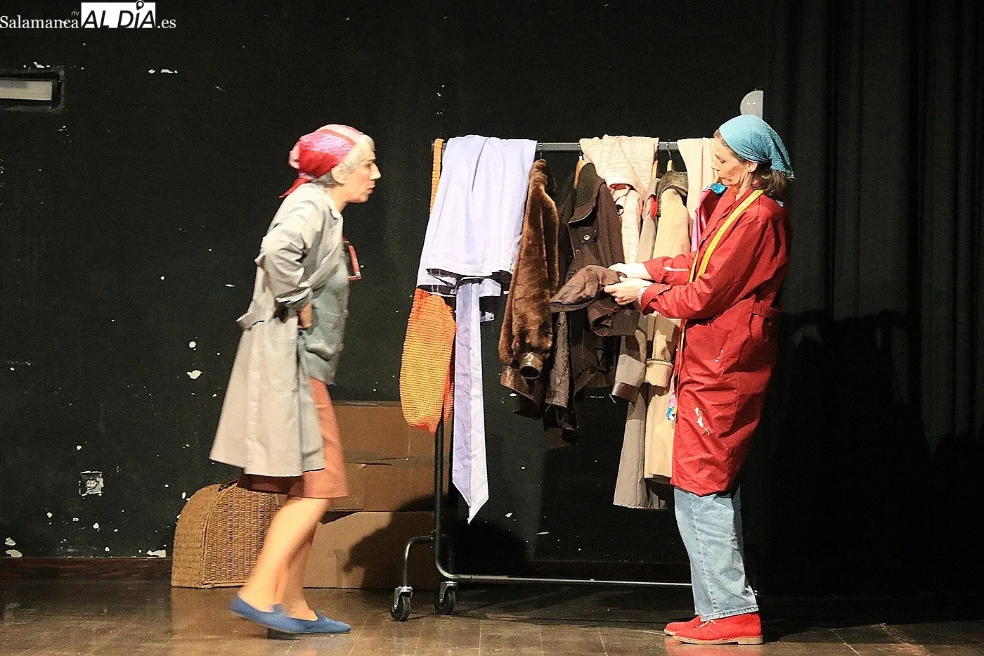 Representación de 'El cerco de Leningrado' por 'Se trata de teatro' / CORRAL
