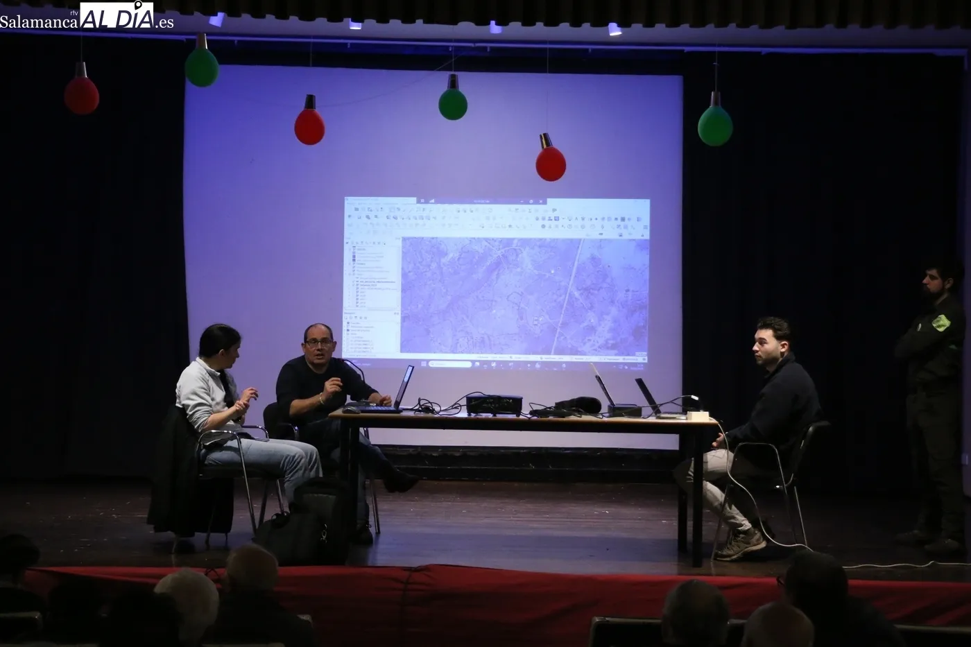 Reunión informativa en Villarino para la catalogación de vías pecuarias / CORRAL