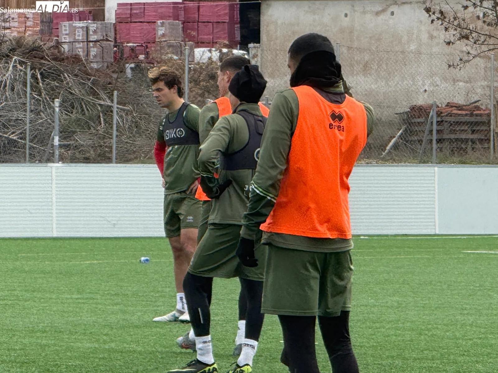 Foto 3 - FOTOS | Juan Artola y Abde Saidi se suman a los entrenamientos, que cuentan con seis bajas, de Unionistas y ya no queda nadie por llegar