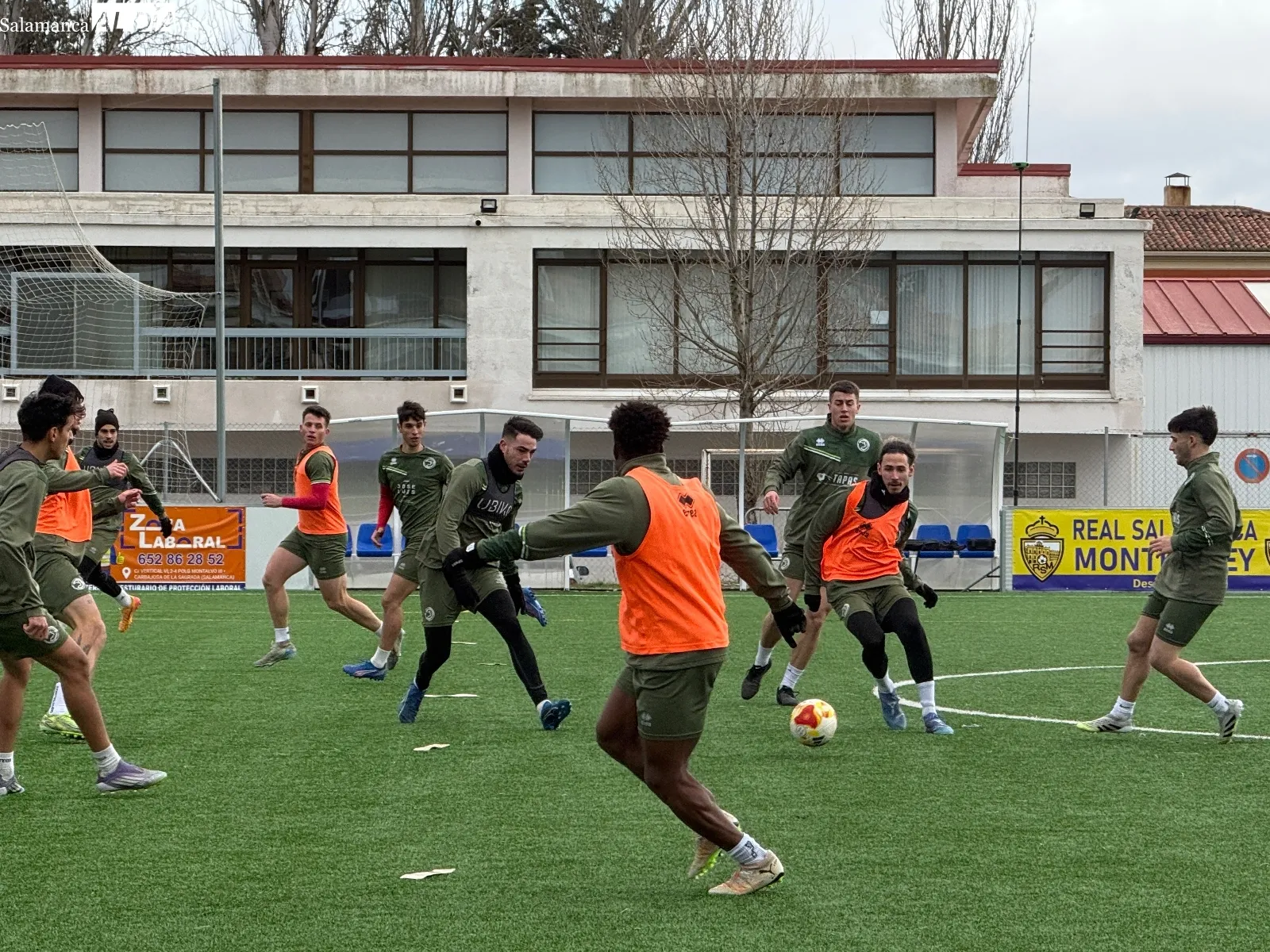 Foto 6 - FOTOS | Juan Artola y Abde Saidi se suman a los entrenamientos, que cuentan con seis bajas, de Unionistas y ya no queda nadie por llegar