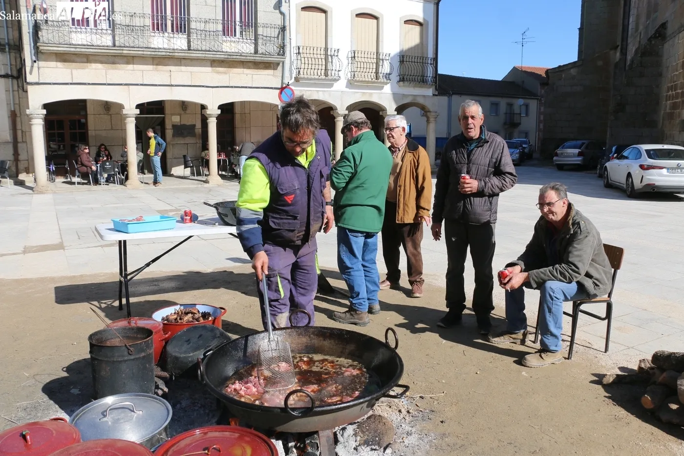 Comida de la matanza tradicional en Villavieja de Yeltes / CORRAL 
