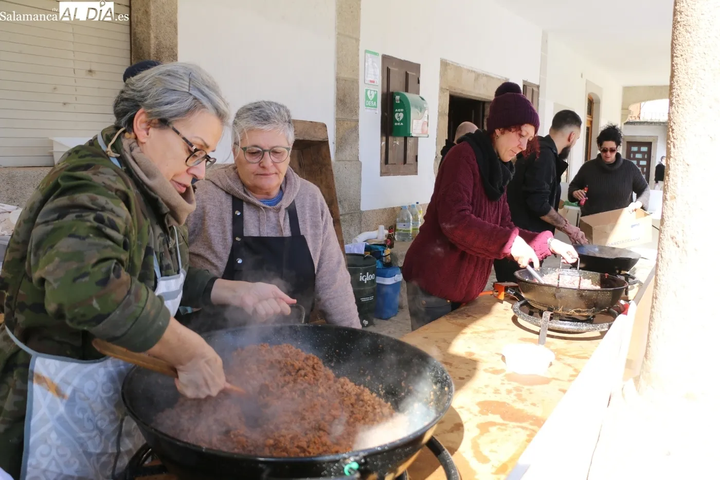 Comida de la matanza tradicional en Villavieja de Yeltes / CORRAL 