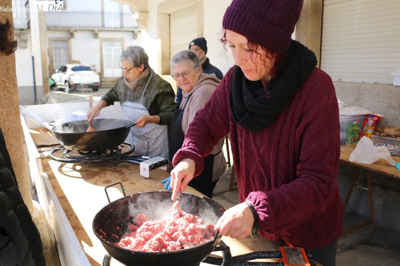 Comida de la matanza tradicional en Villavieja de Yeltes / CORRAL 
