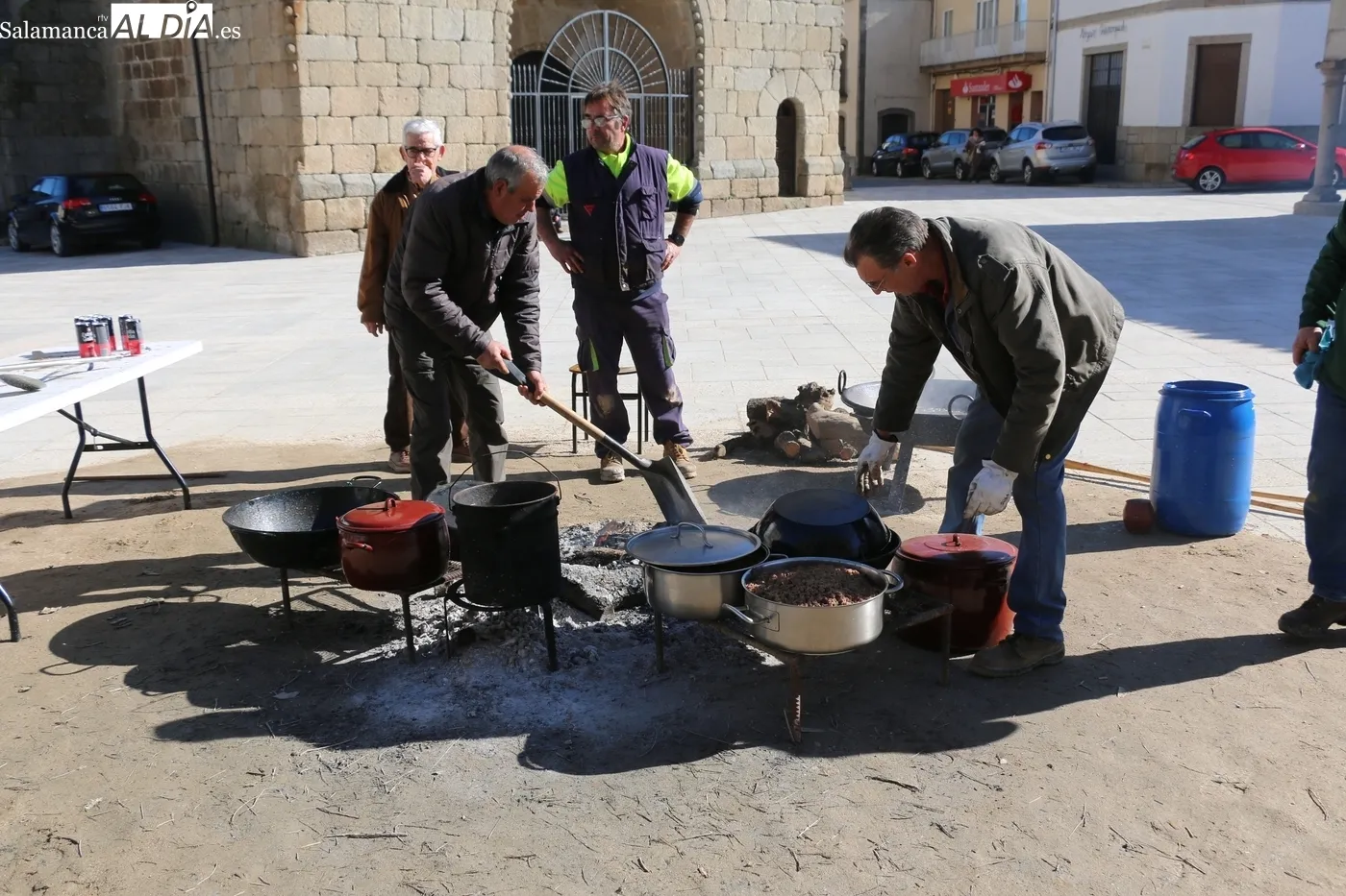 Comida de la matanza tradicional en Villavieja de Yeltes / CORRAL 