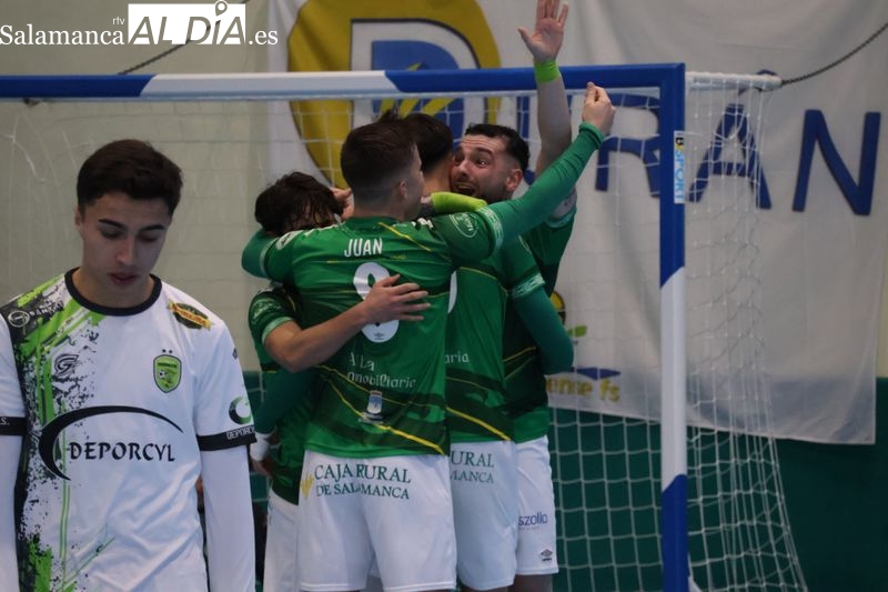 FOTOS | El Piensos Durán Albense sufre pero suma un triunfo vital ante Guardo (5-4)