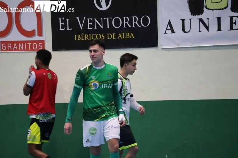 Foto 18 - FOTOS | El Piensos Dur&aacute;n Albense sufre pero suma un triunfo vital ante Guardo (5-4)