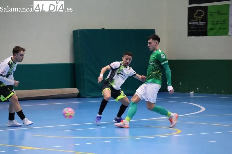 Foto 13 - FOTOS | El Piensos Dur&aacute;n Albense sufre pero suma un triunfo vital ante Guardo (5-4)