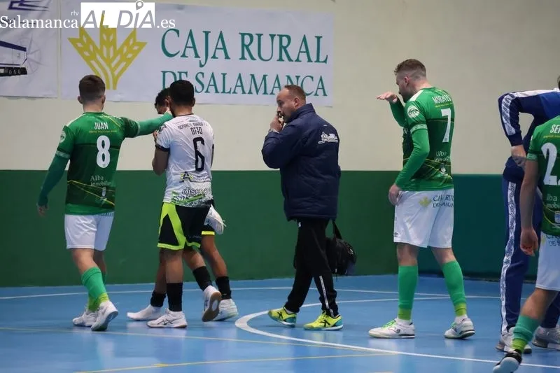 Foto 8 - FOTOS | El Piensos Dur&aacute;n Albense sufre pero suma un triunfo vital ante Guardo (5-4)