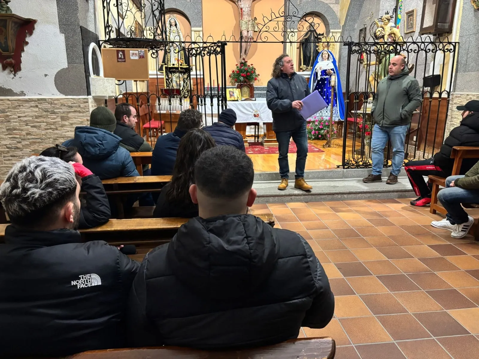 Foto 2 - La Cofrad&iacute;a del Cristo del Humilladero celebra una primera reuni&oacute;n de Hermanos de Carga y aspirantes