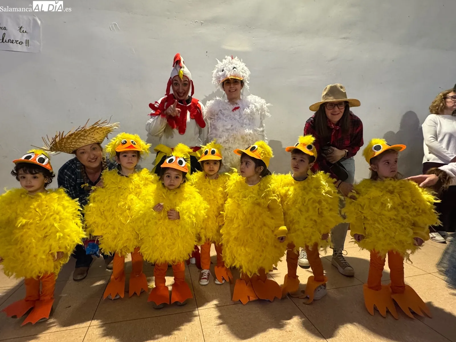 Foto 8 - Multitudinario y colorido Festival de Carnaval Vicenciano en el Colegio La Encarnaci&oacute;n